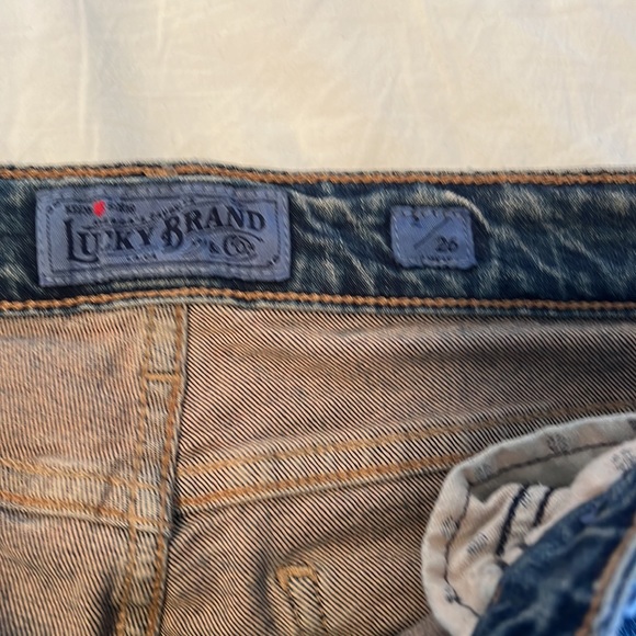 Lucky Brand Mid-Rise Vintage Wash Jean - Picture 4 of 6